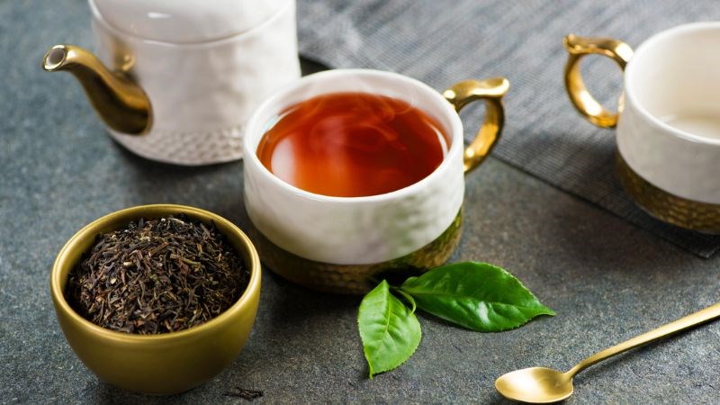 Cafein trong trà đen có tác dụng kích thích hệ thần kinh