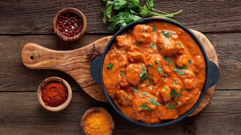 Cà ri chứa nhiều curcumin có khả năng giảm viêm và bảo vệ tế bào não