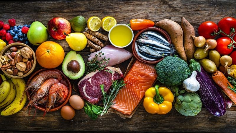 Ba mẹ cần kiểm soát khẩu phần ăn của trẻ để tránh việc trẻ bị thiếu chất