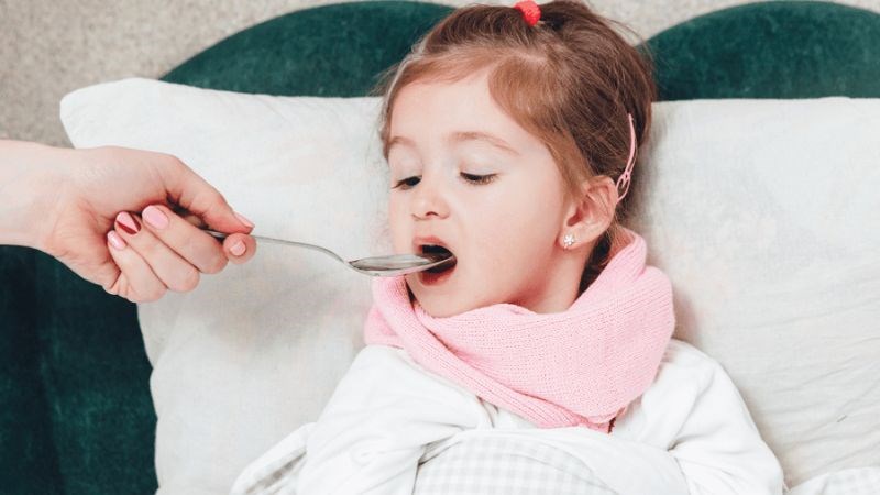 Ba mẹ nên chọn loại siro phù hợp với lứa tuổi và nhu cầu dinh dưỡng của trẻ