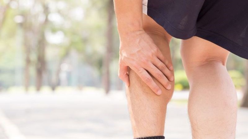 Thiếu vitamin E có thể dẫn đến tình trạng yếu cơ khiến hạn chế khả năng vận động