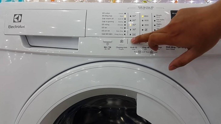 Bảng điều khiển bị hỏng làm cho bạn không thể nào sử dụng máy giặt và hiển thị lỗi E42