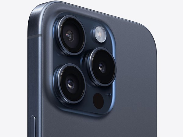 Màu Titan xanh (Blue Titanium) là phiên bản màu độc quyền của iPhone 15 Pro và iPhone 15 Pro Max