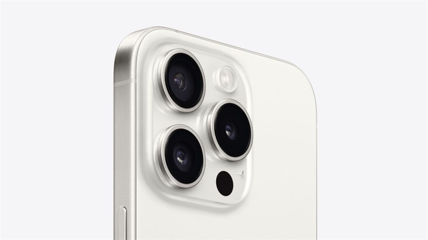 iPhone 15 Pro và iPhone 15 Pro Max còn sở hữu màu Titan trắng (White Titanium) sang trọng