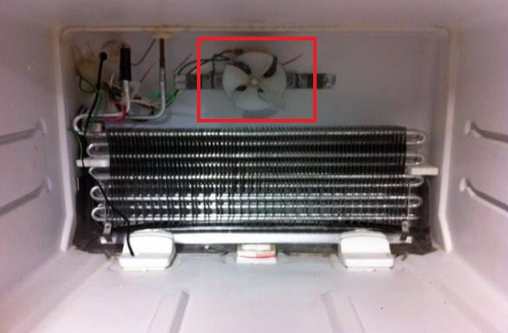 Kiểm tra cánh quạt tủ lạnh Toshiba nếu hư hỏng thì nên sửa chữa sớm để giúp nhiệt độ bên trong tủ luôn ổn định hơn