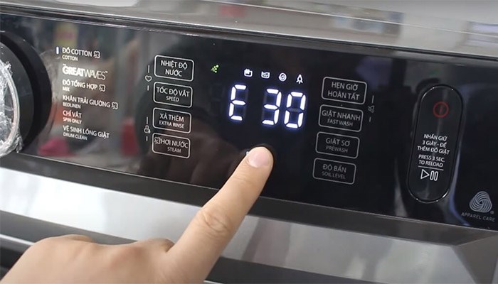 Lỗi E30 sẽ được hiển thị trên màn hình điều khiển của máy giặt Electrolux