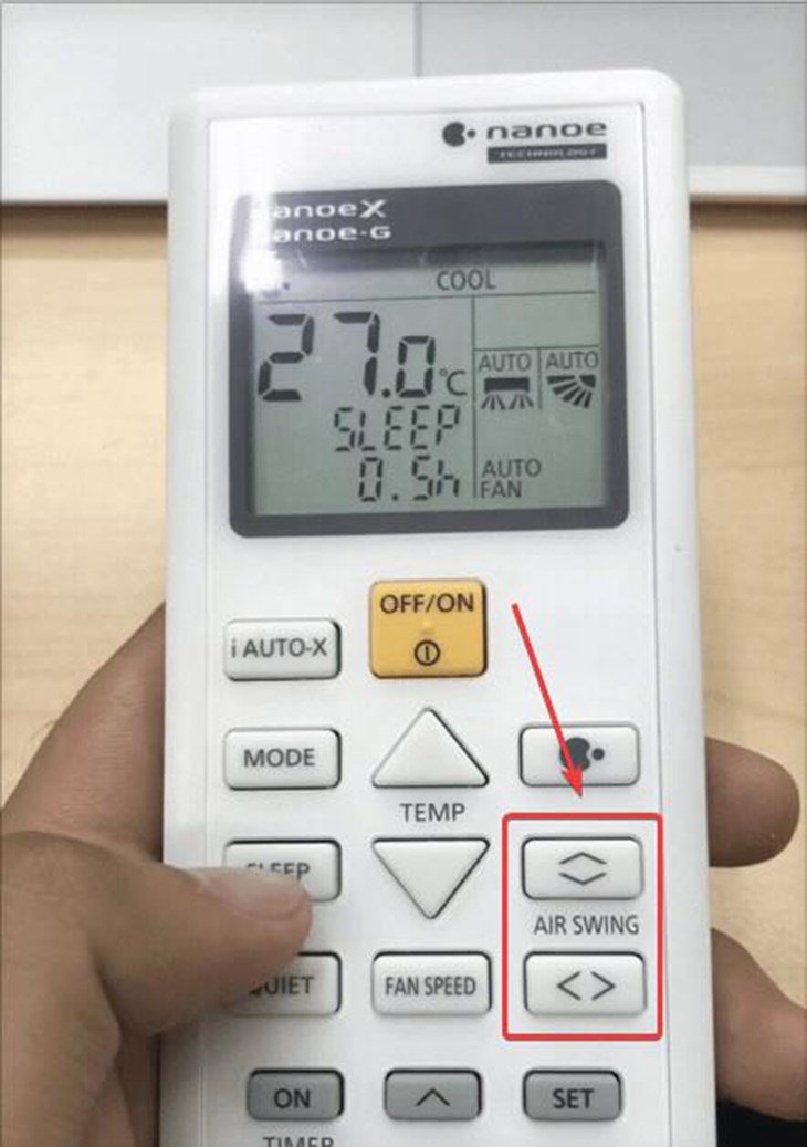 Remote có hai nút nhấn Swing với 2 chế độ khác nhau