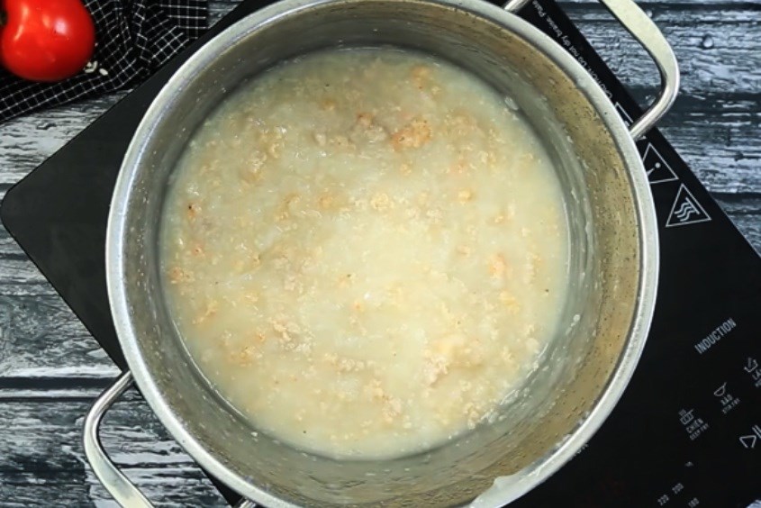 Món cháo tôm ớt chuông cho bé