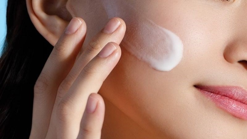 Bạn nên lựa chọn kem chống nắng có khả năng bảo vệ phổ rộng