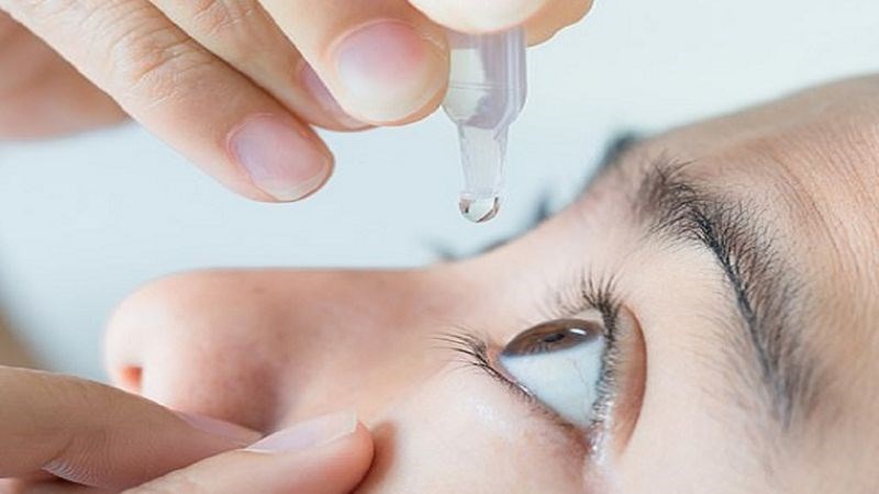 Thuốc nhỏ mắt có tác dụng dưỡng ẩm cho mắt