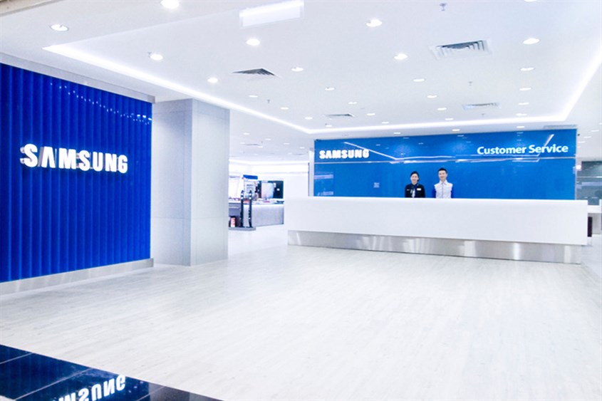 Bạn hãy nhanh chóng liên hệ với trung tâm bảo hành tivi Samsung để được xử lý lỗi nhanh nhất