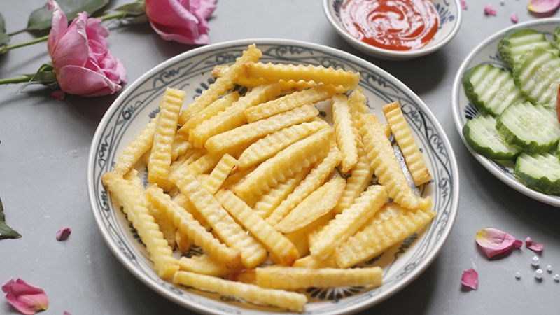 Tự làm khoai tây chiên là một cách ăn khoai tây chiên mà không lo tăng cân