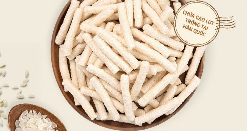 Bánh gạo lứt ăn dặm Bebedang có thành phần chính là gạo lứt hữu cơ Hàn Quốc