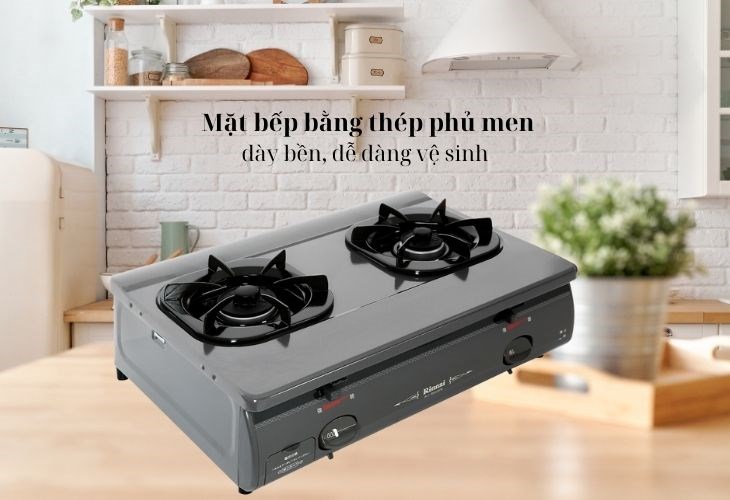 Mặt bếp  được làm bằng thép phủ men giúp vệ sinh dễ dàng sau khi sử dụng