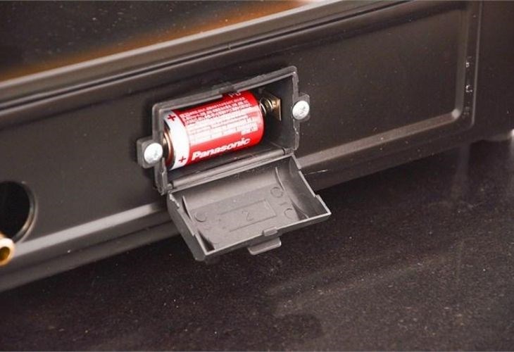 Hệ thống đánh lửa IC tự động của bếp ga đôi Rinnai RJ-8600FE tạo ra ngọn lửa nhanh chóng