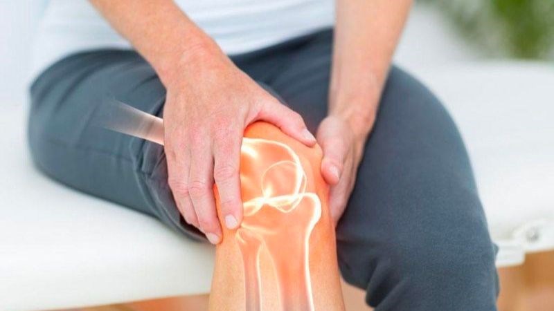 Nhức mỏi xương, đau các khớp xương là tình trạng thường thấy ở người thiếu vitamin D