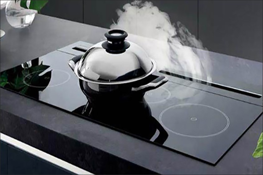 Cháo chín thì cho tôm và bí đỏ vào nấu mách mẹ cháo tôm bí đỏ phô mai cho bé