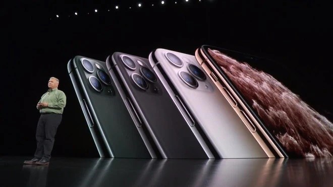 iPhone 11 Pro Max khi được ra mắt có mức giá khởi điểm là 1099 USD