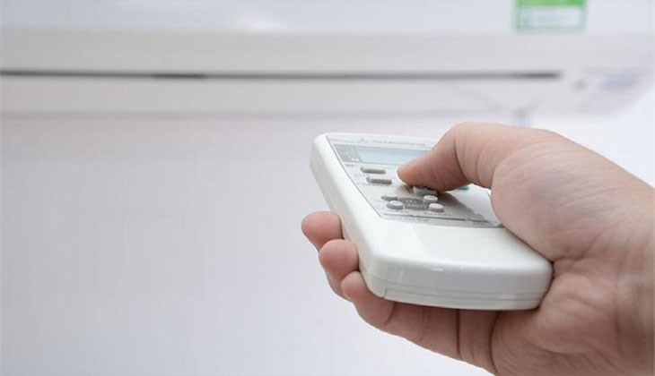 Hướng điều khiển về phía dàn lạnh điều hòa Daikin và nhấn giữ nút Cancel trong vòng 5 giây Hướng điều khiển về phía dàn lạnh điều hòa Daikin và nhấn giữ nút Cancel trong vòng 5 giây