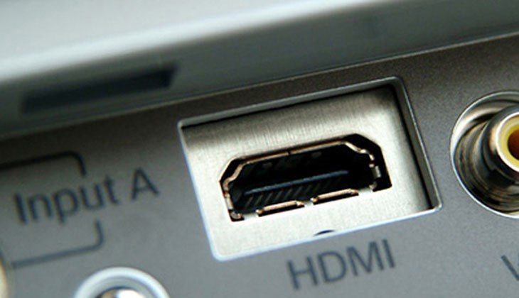 Cổng HDMI bị lỗi là do bảng điều khiển bị tắt trực tiếp mà không thay đổi nguồn của đầu vào HDMI, dễ dẫn đến xuất hiện lỗi đèn nháy trên tivi