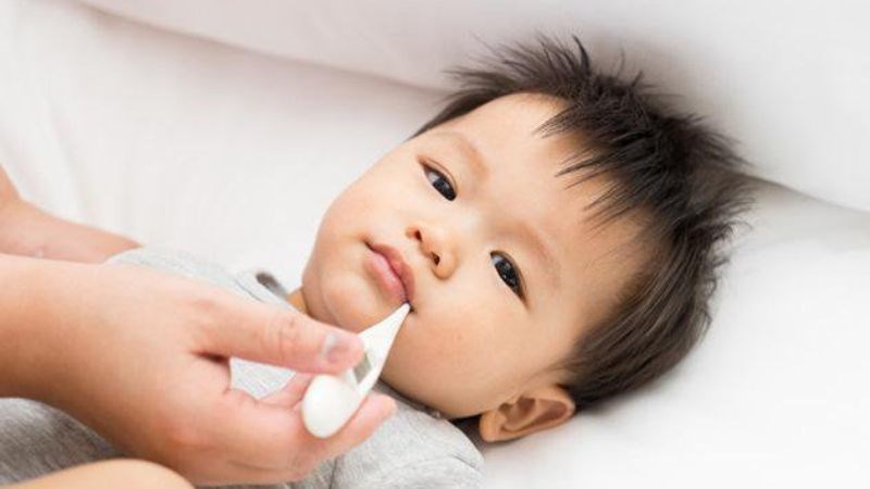 Virus g&acirc;y cảm c&uacute;m th&ocirc;ng thường cũng c&oacute; thể khiến trẻ bị đau mắt đỏ