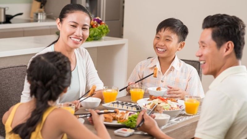 Chế độ ăn uống khoa học giúp trẻ bổ sung đầy đủ các chất dinh dưỡng