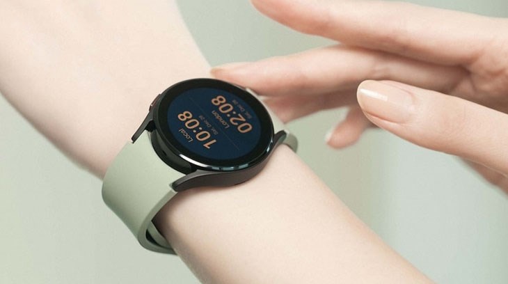 Galaxy Watch4 có thời lượng pin ước tính từ 22 - 40 giờ tùy thuộc vào cường độ sử dụng của bạn 