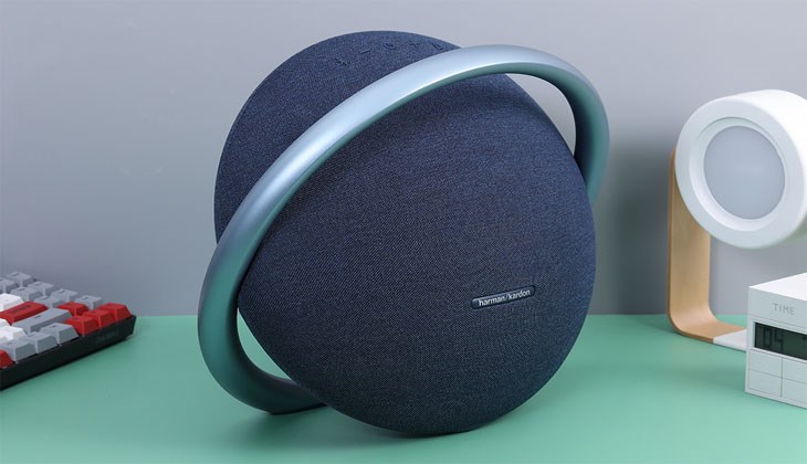 Loa Bluetooth Harman Kardon Onyx Studio 8 mang đến thiết kế nổi bật, kết nối nhanh nhạy, âm thanh sống động