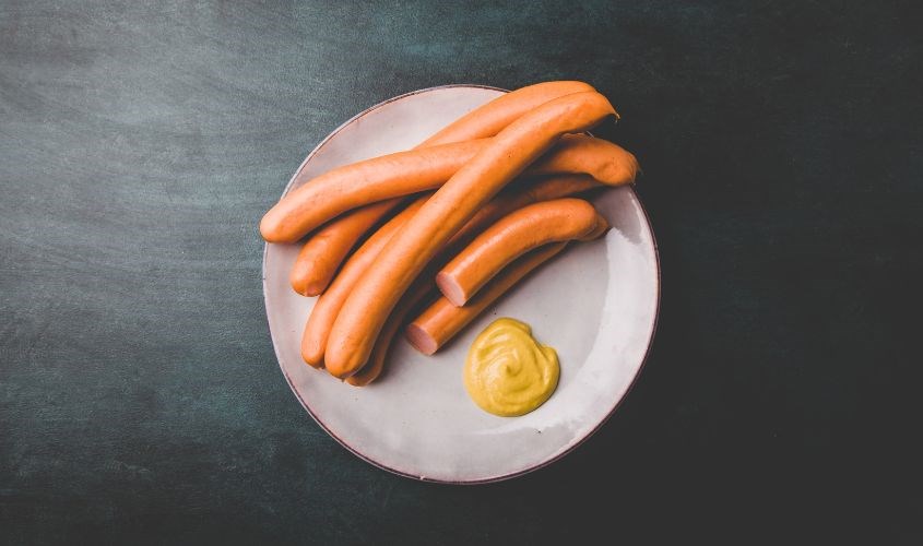 Có thể chiên hoặc nướng xúc xích