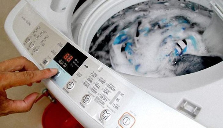 Lỗi E8 xuất hiện trên máy giặt Aqua là lỗi liên quan đến mực nước trong lồng giặt