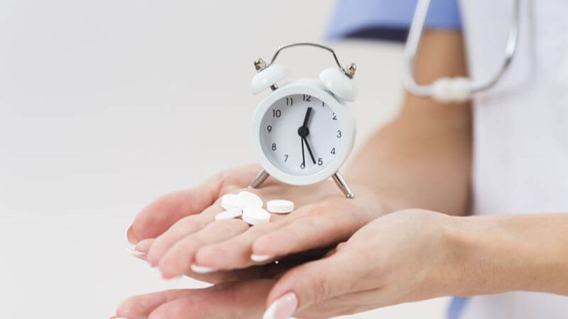 N&ecirc;n uống vitamin E v&agrave; kẽm sau bữa ăn 30 ph&uacute;t 