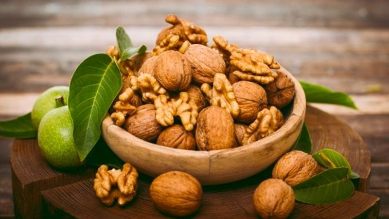 Quả óc chó chứa lượng lớn các chất béo có lợi cho não và mắt