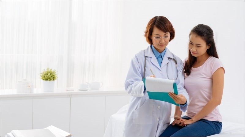Tham khảo ý kiến bác sĩ hoặc dược sĩ trước khi sử dụng viên uống bổ não