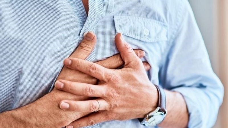 Khi xuất hiện đau ngực nên đến các cơ sở y tế để được thăm khám