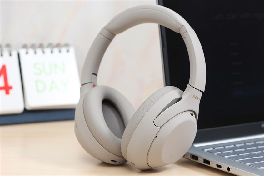 Chọn mua tai nghe over ear cần phù hợp với nhu cầu sử dụng, tích hợp thêm các công nghệ âm thanh hiện đại