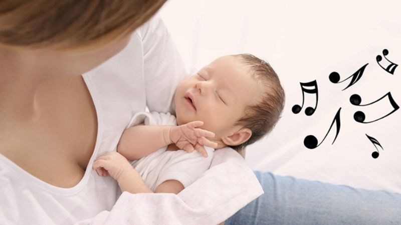 Bật nhạc nhẹ cho trẻ dễ ngủ