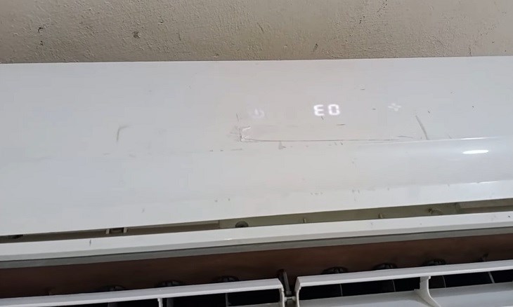 Mã lỗi máy lạnh TCL E0 là lỗi mất tín hiệu kết nối giữa dàn lạnh và dán nóng