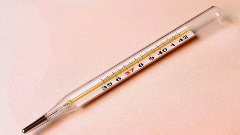 Nhiệt kế giúp theo dõi nhiệt độ cơ thể