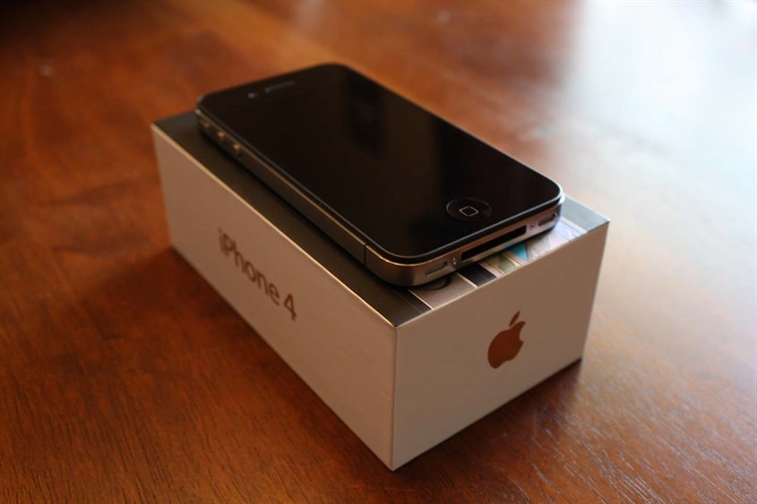 iPhone 4 và 4s được Apple cho ra mắt vào năm 2010 với sự thay đổi toàn diện 