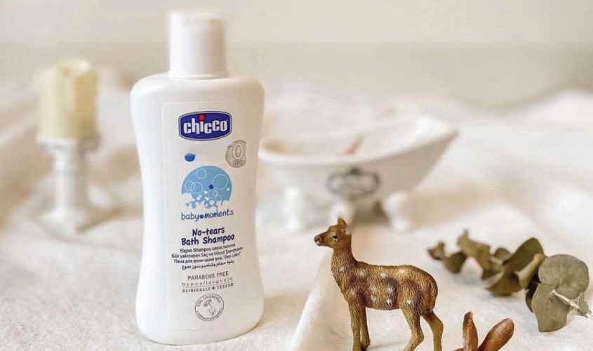 Sữa tắm & gội 2in1 cho bé Chicco chiết xuất hoa cúc 200 ml (mọi độ tuổi)