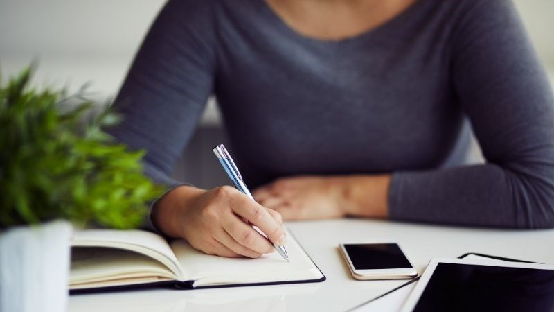 Viết nhật ký giúp người bệnh nhận ra được cảm xúc của bản thân