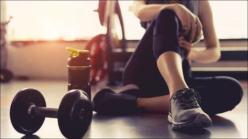 Bạn nên kết hợp uống nước giảm cân và tập luyện để cải thiện vóc dáng nhanh hơn