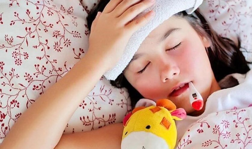 Bố mẹ cần chủ động đưa trẻ đến bệnh viện để được thăm khám kịp thời