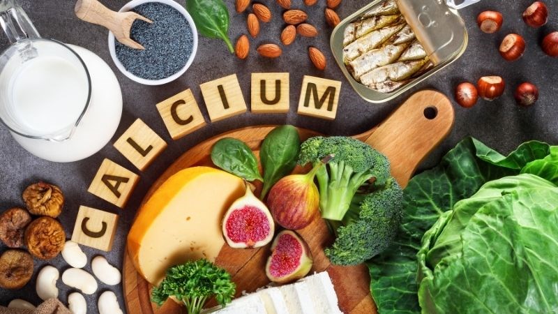 Bổ sung các thực phẩm giàu canxi để có nguồn nguyên liệu xây dựng hệ xương khớp