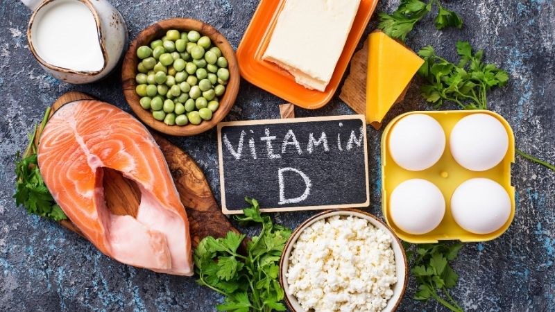 Bổ sung vitamin D để giúp canxi hấp thu tốt vào hệ xương khớp