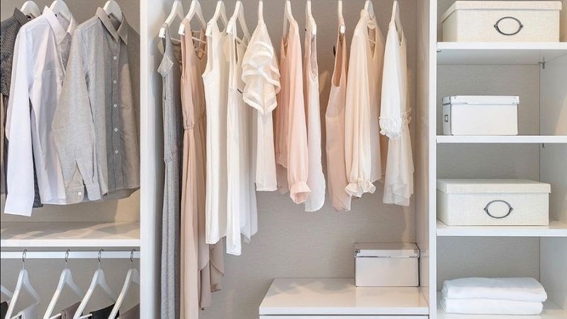 Nên mặc quần áo sáng màu để tránh bị muỗi cắn