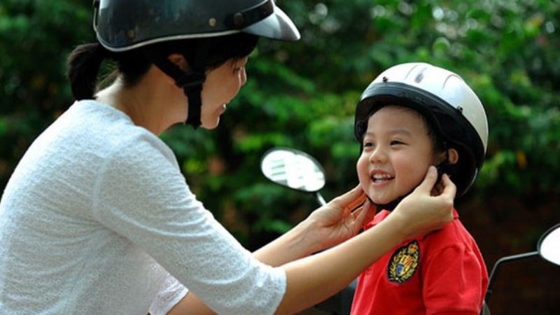 Đội mũ bảo hiểm để tránh những chấn thương không đáng có