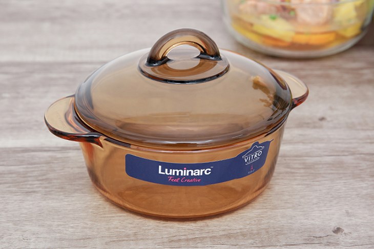 Nồi thủy tinh nắp thủy tinh 16cm Luminarc Amberline Granite 1 lít được làm từ gốm thủy tinh cao cấp, bền bỉ với thời gian