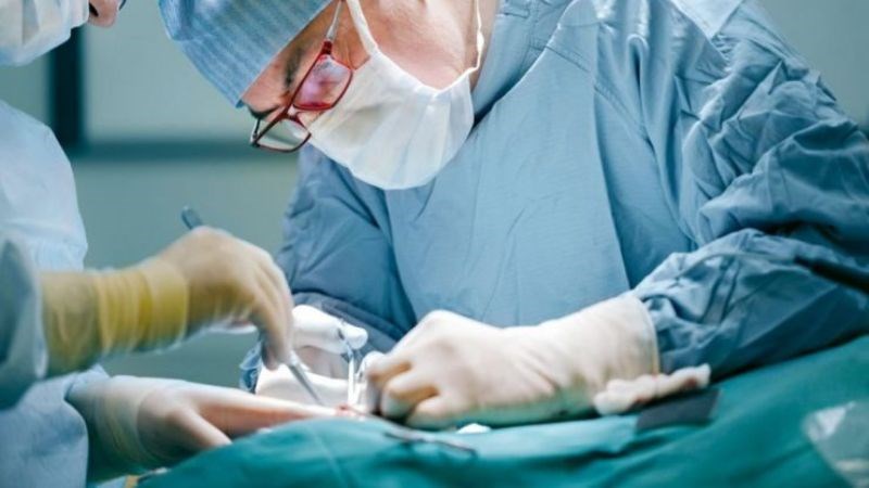Phẫu thuật loại bỏ khối u ra khỏi cơ thể