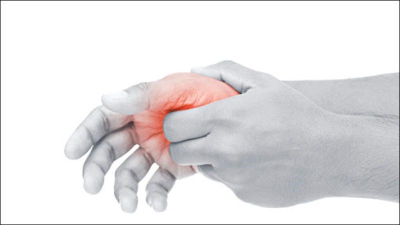 Đau vùng khớp là một triệu chứng thường gặp của viêm gân